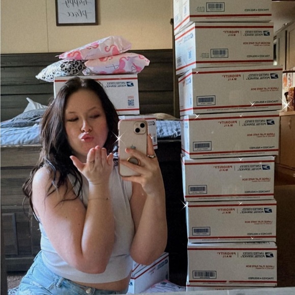 Meet your Posher, basic posh wife - Picture 2 of 4